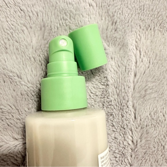 Briogeo Superfoods Avocado + Kiwi Mega Moisture 3-in-1 Leave-in Spray - Picture 6 of 8